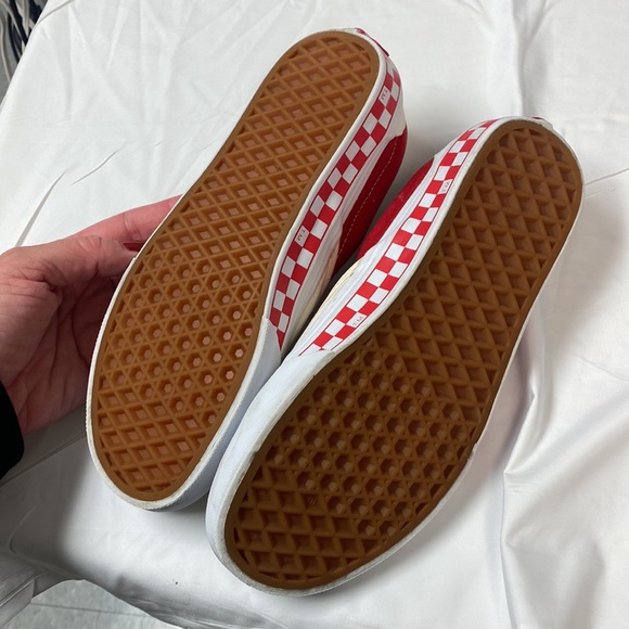 Vans - Picture 3 of 5